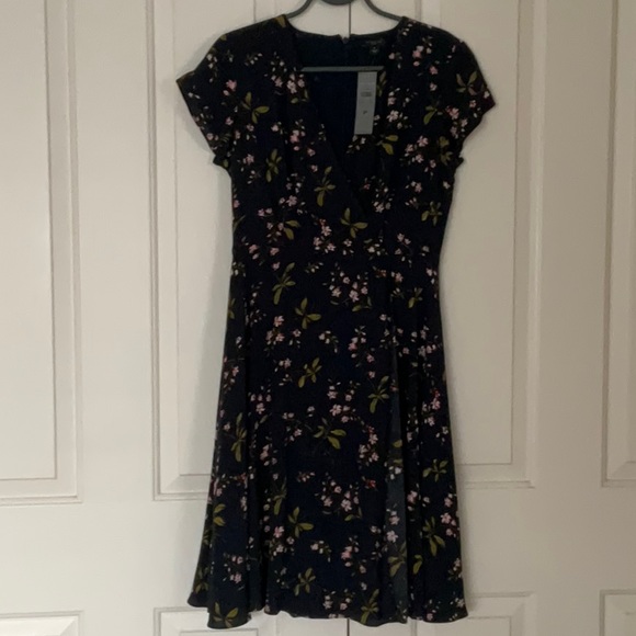 Ann Taylor Floral Ruffle Wrap Dress Navy 2P - Picture 2 of 8